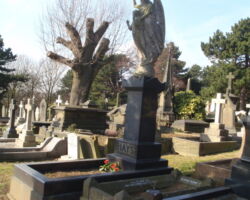 Spital Hays tomb